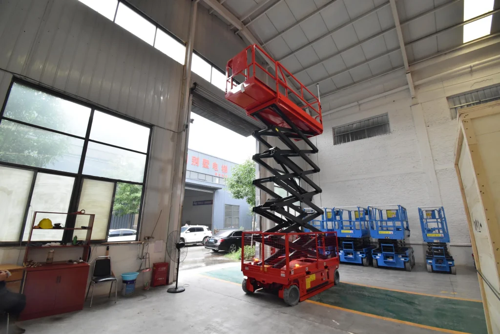 self-propelled scissor lift