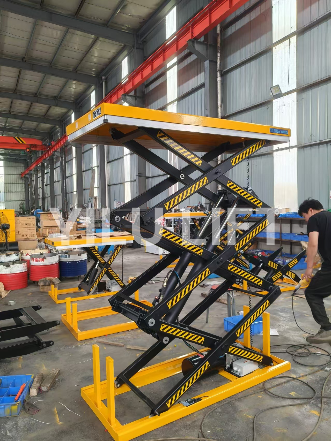High Performance 1T 2T 4T Hydraulic Tiltable Platform Scissor Lift Table for Cargo Lifting