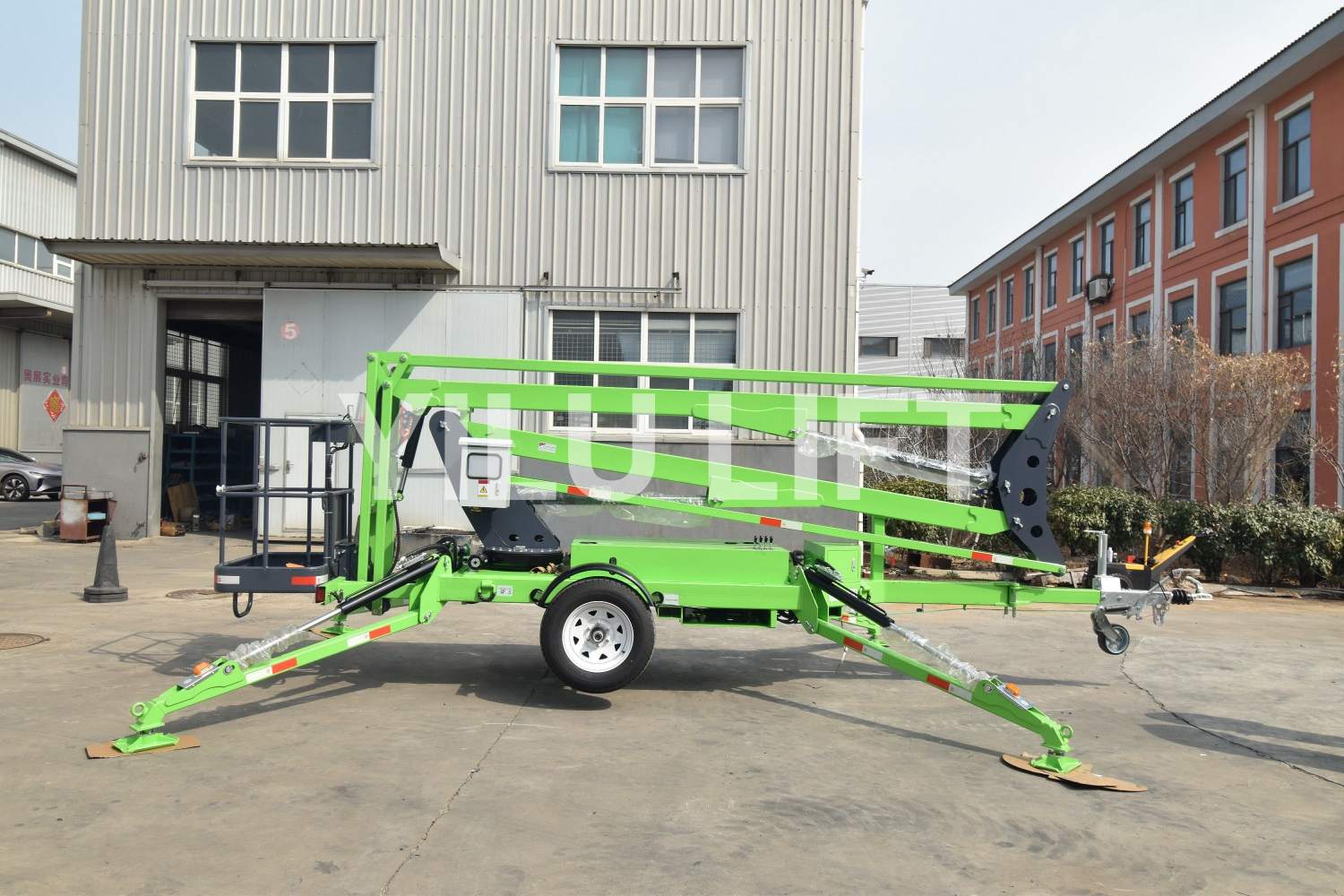 CE Certification12m 200kg Towable Boom Lift
