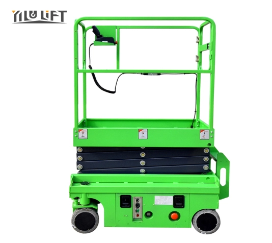 Electric self-propelled scissor lift with compact design